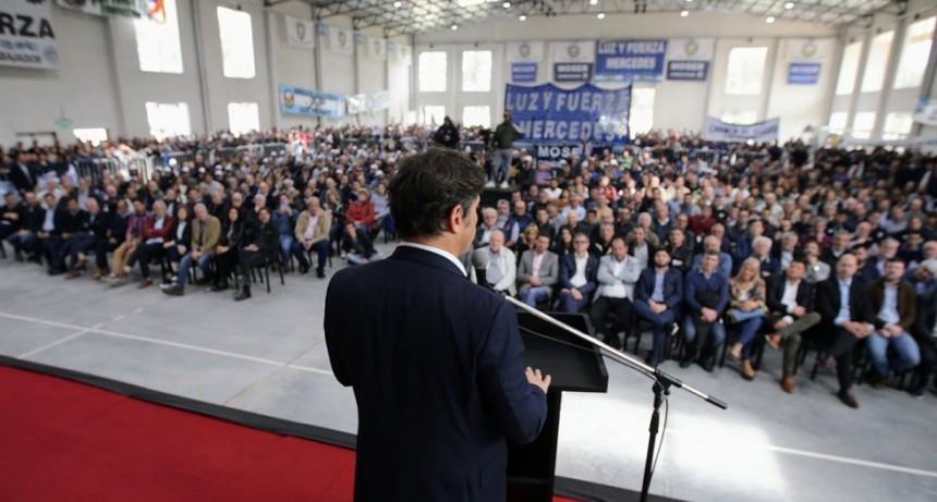 Kicillof anunció subsidios por 4.800 millones de pesos para más 200 Cooperativas Eléctricas