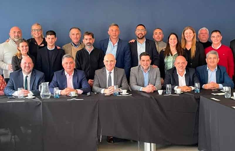 Alejandro Speroni mantuvo un encuentro de trabajo con el equipo de coordinadores