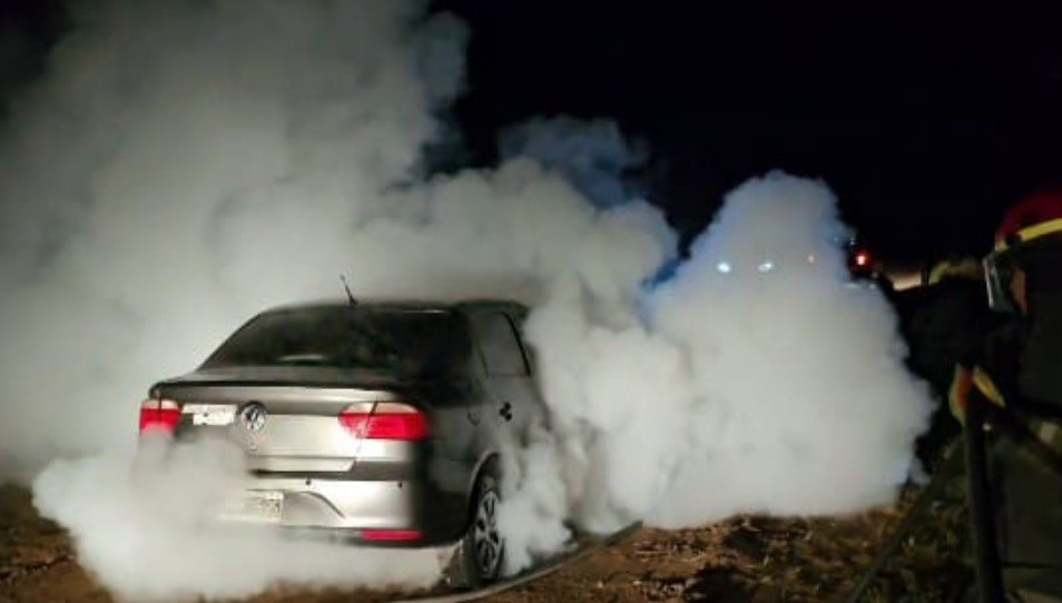 Ruta nacional 226: Bomberos Voluntarios extinguieron el incendio de un auto