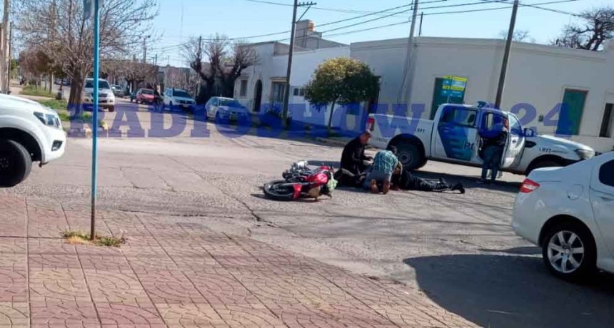 Se registraron dos impactos este miércoles por la tarde, en diferentes lugares de la ciudad, en uno de ellos intervino el Servicio de Urgencias para trasladar a una motociclista