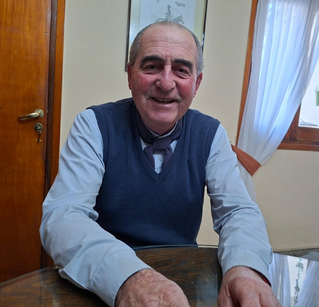 Carlos Larralde: 