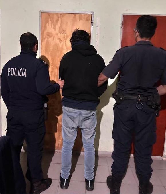 Informe oficial de la Policía Departamental de Seguridad Bolívar: Aprehendieron y excluyeron de la vivienda a un hombre