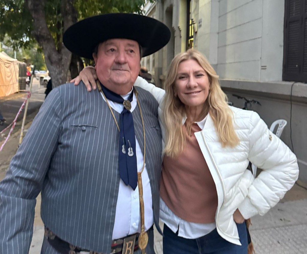 Media sanción al proyecto de Ley para declarar Personalidad Destacada a Carlos Ramón Fernández