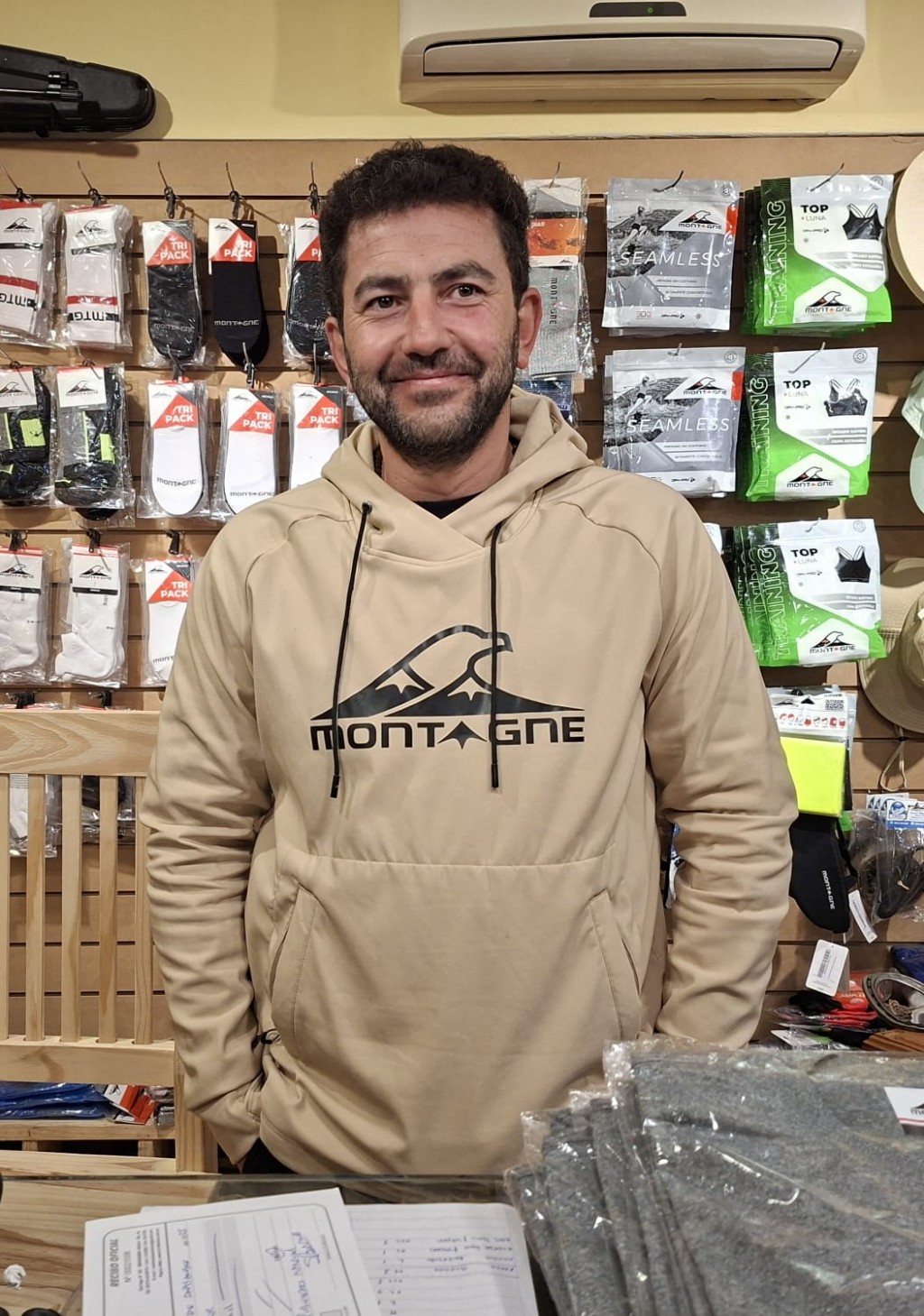 Ebisu Outdoor incorpora novedades para esta temporada, con FM 10 Radio, recorrimos el local
