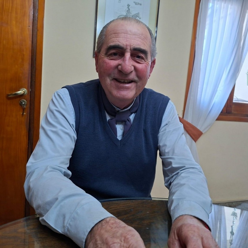 Carlos Larralde: 