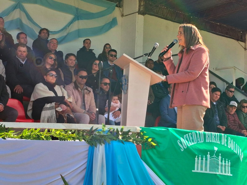 Andrea Sarnari: "Las institucuiones somos colectivas, tenemos que ser fuertes y cada vez m&aacute;s participativas si pretendemos ser escuchadas"
