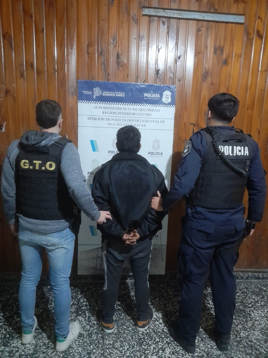 Informe Oficial Jefatura Departamental de Polic&iacute;a: aprehendieron a un hombre tras atacar con un cuchillo a otra persona en Bol&iacute;var