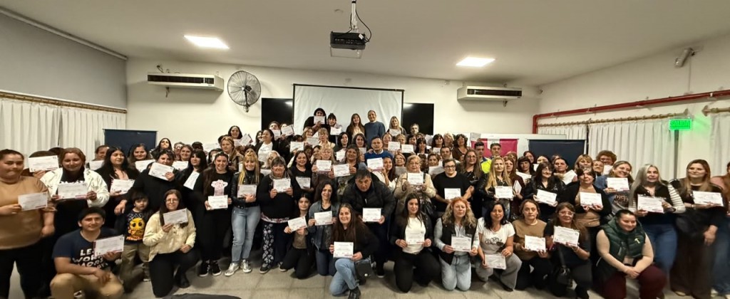 M&aacute;s de 160 personas se formaron para acompa&ntilde;ar y cuidar a personas mayores 