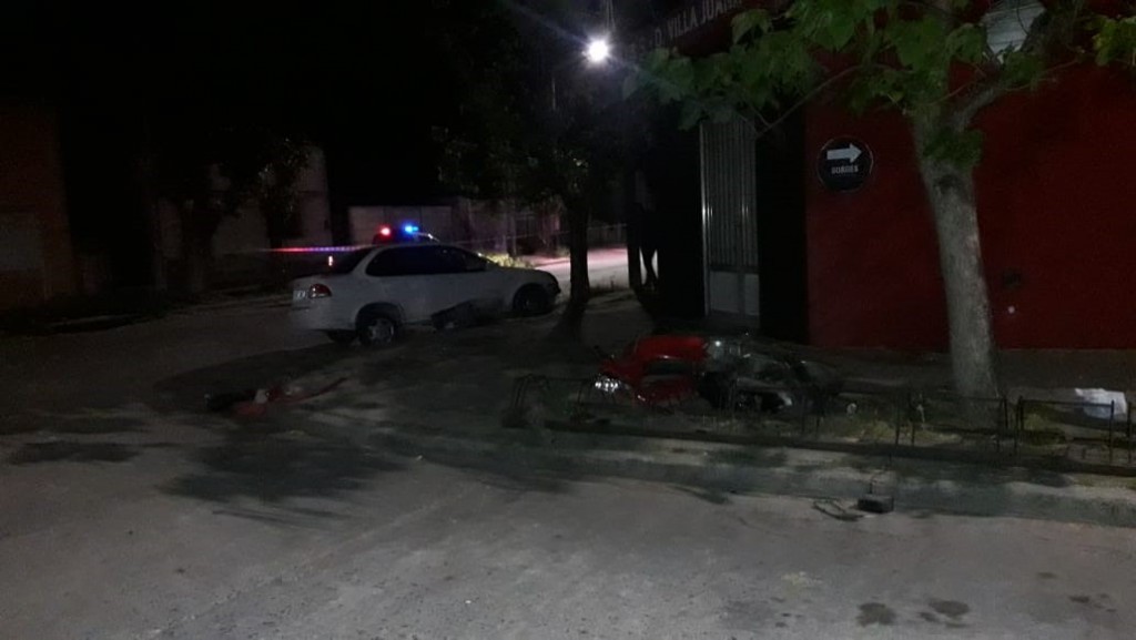 Accidente entre automóvil y moto: motociclista con pronóstico reservado