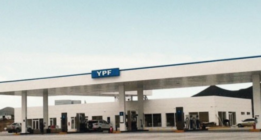 Sin control: YPF subi&oacute; casi 10% los precios y la nafta s&uacute;per est&aacute; por arriba de los 40 pesos