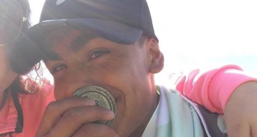 Zonales: Gan&oacute; el oro en atletismo y le dio su medalla al segundo: "Solo quer&iacute;a que ese llanto se convirtiera en alegr&iacute;a"