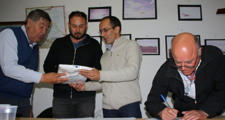 El municipio firm&oacute; un convenio con Aeroclub y Club de Planeadores