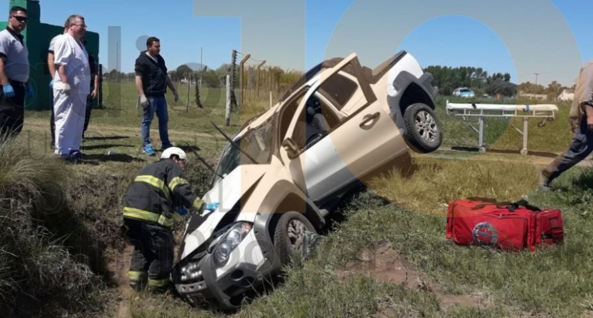 Impactante vuelco sobre ruta 226: Una mujer debi&oacute; ser hospitalizada