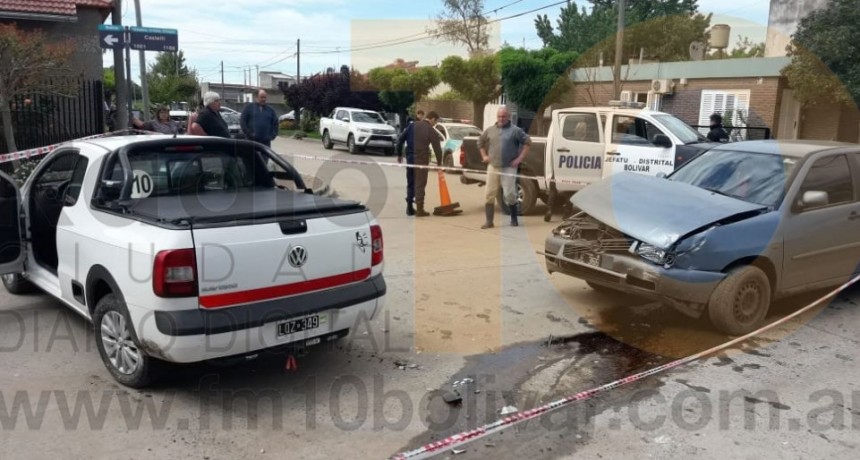 Violento Impacto en Castelli y Vicente L&oacute;pez: Auto y camioneta involucrados