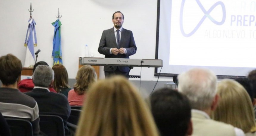 El m&uacute;sico Sergio Feferovich brind&oacute; dos charlas en el CRUB
