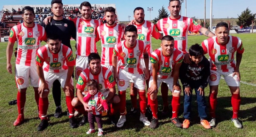Empleados le gan&oacute; a Balonpie pero no le alcanz&oacute; para clasificar