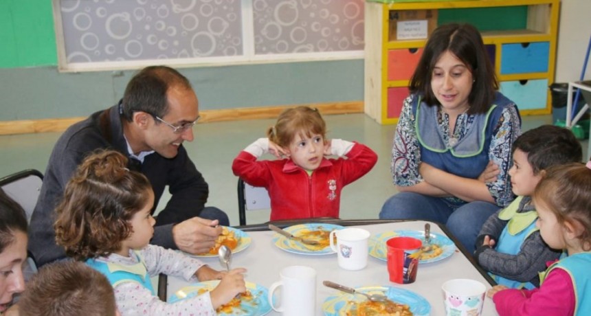 El Intendente Marcos Pisano visit&oacute; el Jard&iacute;n Maternal Municipal El Reino del Rev&eacute;s