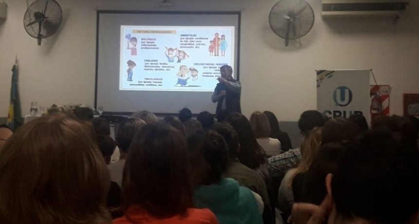 El Dr. Claudio Garc&iacute;a Pintos brind&oacute; una charla en el CRUB