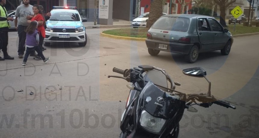 Dos femeninas hospitalizadas de manera preventiva tras impacto en pleno centro de la ciudad