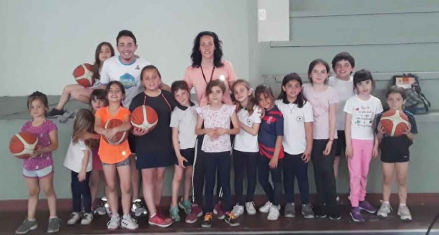 Antonella Schafer: &lsquo;Es lindo que puedan competir, aunque sea amistoso porque les permite un intercambio de experiencias que las enriquece&rsquo;