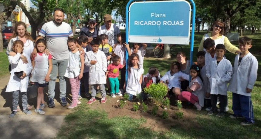 Alumnos de 2&deg; a&ntilde;o de la EP N.&deg; 7 dieron cierre al proyecto solidario con la plantaci&oacute;n de un arbusto