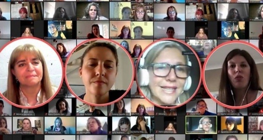 Sandra Santos participó con más de 100 mujeres en una jornada de “Emprendedurismo”