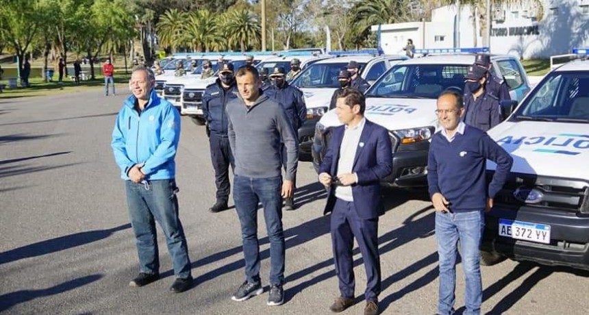 Pisano, Bucca y Kicillof recorrieron el avance de la repavimentación de la RP 65 y entregaron 10 móviles 0km a la policía
