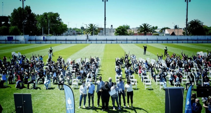 Marcos Pisano; ‘Estamos llegando a las 1.700 escrituras entregadas en estos 10 años de gestión. Estos no son discursos, son hechos.’ 