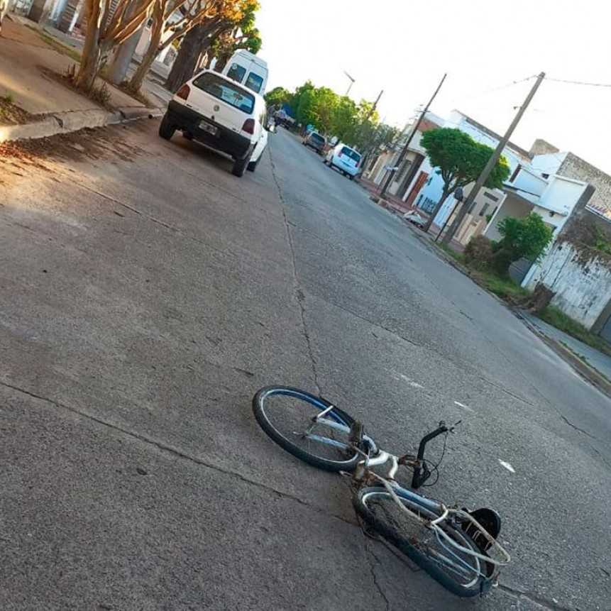 Trasladaron al Capredoni a un ciclista, tras el impacto con un automóvil