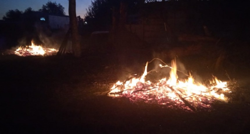 Salida de Bomberos de este lunes: Quema de ramas de un vecino