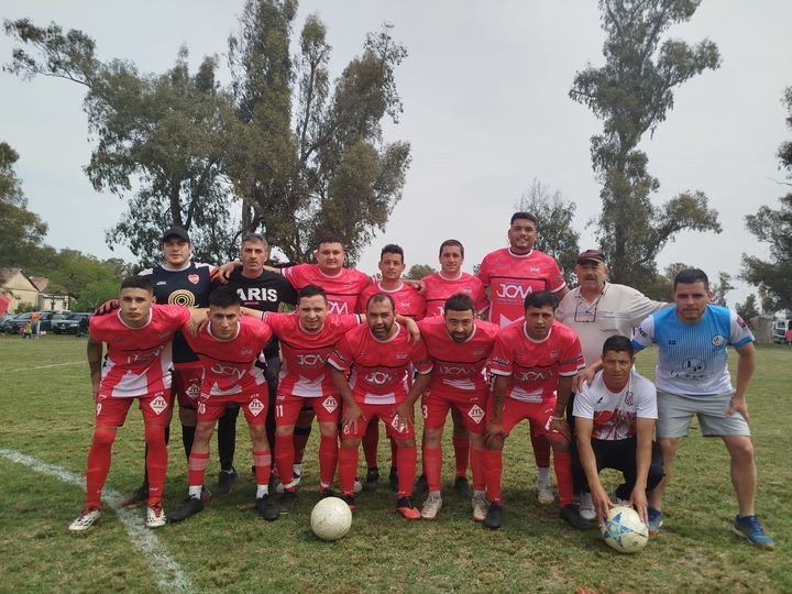 Unzué goleó y se consagró campeón en Segunda División 