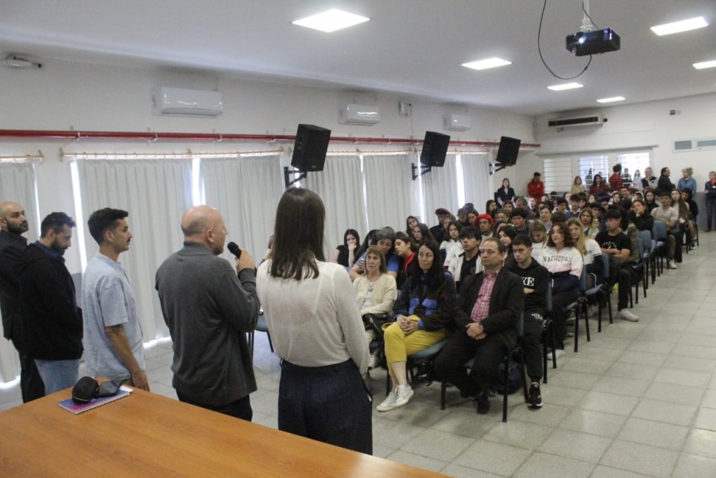 Con la participación de estudiantes del Partido de Bolívar, se llevó a cabo la Expo Bolívar Educa en el CRUB