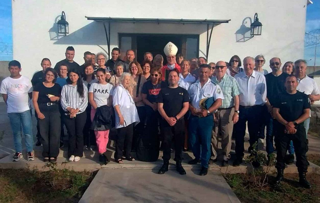 Vecinos recorrieron la cárcel de Urdampilleta participaron de una visita guiada en la capilla San José, Radio Urdampilleta y FM 10 estuvieron presente en la jornada para traer las voces