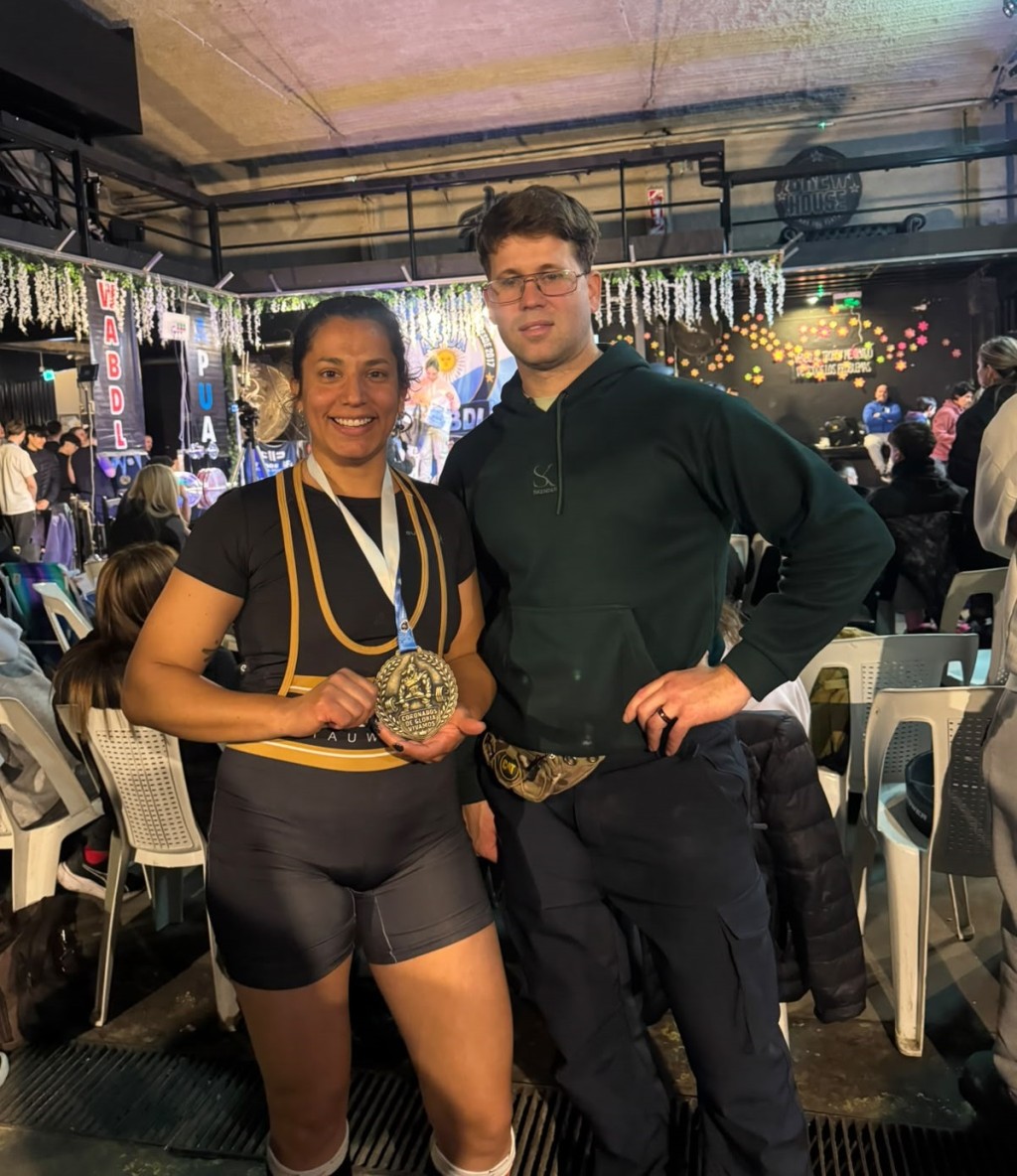 Cecilia Tobio rompi&oacute; el r&eacute;cord nacional y se consagr&oacute; campeona en peso muerto 