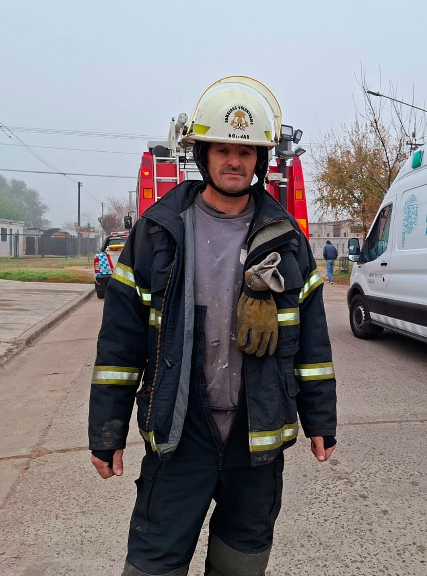 Victor Urigoytea: "Trabajamos en medidas preventivas b&aacute;sicamente, porque cuando arribamos al lugar ya el incendio estaba generalizado"