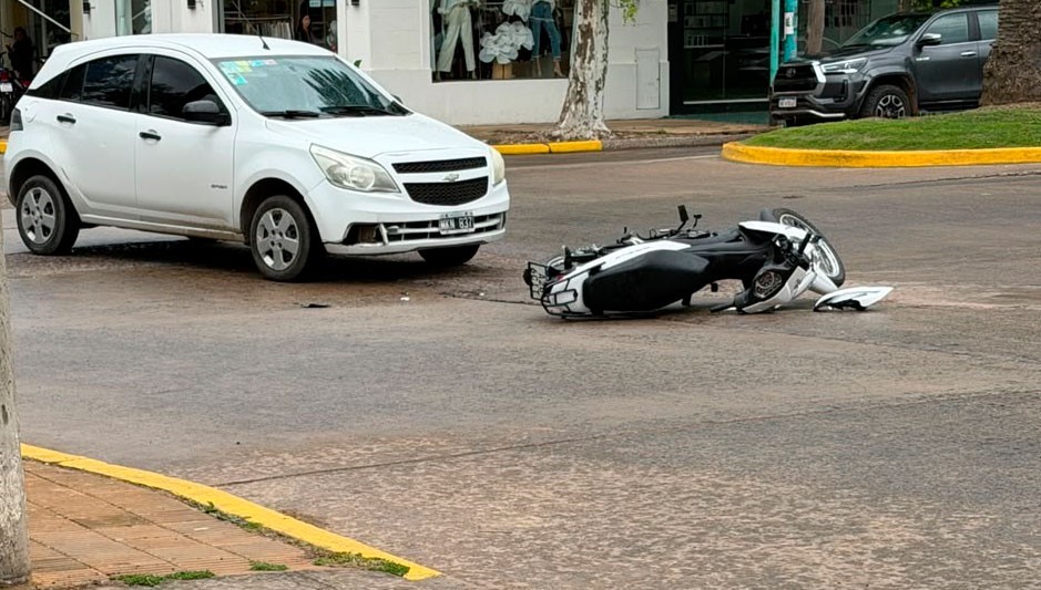 Colisi&oacute;n entre un veh&iacute;culo y una moto