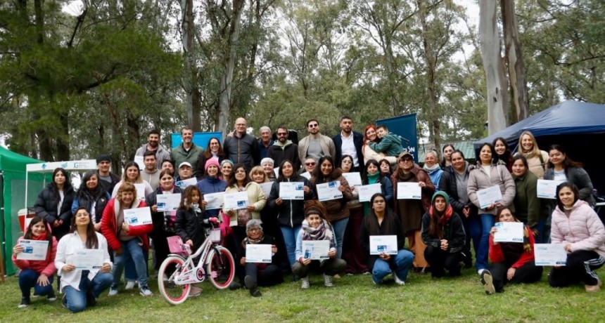 Bol&iacute;var inaugur&oacute; su Paseo Emprendedor con m&aacute;s de 40 puestos y un marco importante de camarader&iacute;a