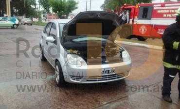 Este jueves: Se registró un principio de incendio en un automóvil