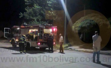 Principio de incendio en una viviendas de la Juan Manuel de Rosas