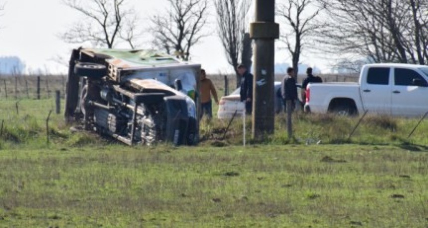 Olavarr&iacute;a: Vuelco de la ambulancia; Rechazan el traslado de Santiago y su hermana pide ayuda