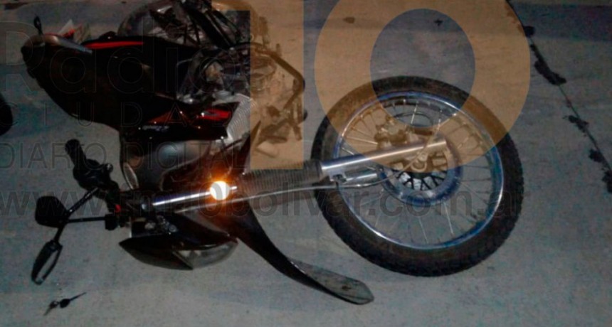 Dos motociclistas debieron ser hospitalizados luego de impactar con un perro