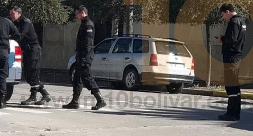 Leve impacto en Avenida Brown y Nicolas Ocampo: Motociclista fue derivada al nosocomio por precauci&oacute;n