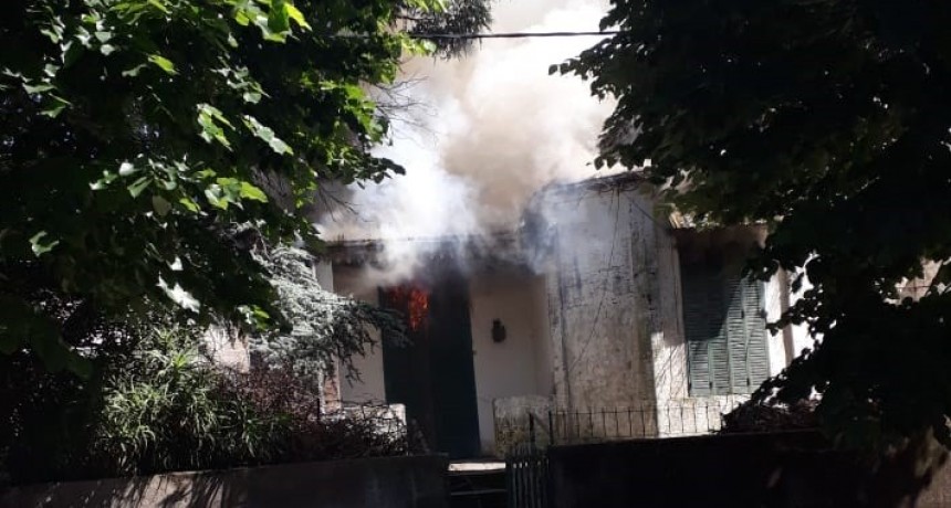 Se registr&oacute; un incendio en una vivienda de calles Alvear y Pellegrini