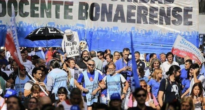 Arranca la semana con un paro docente bonaerense en reclamo de aumento salarial y mejoras edilicias