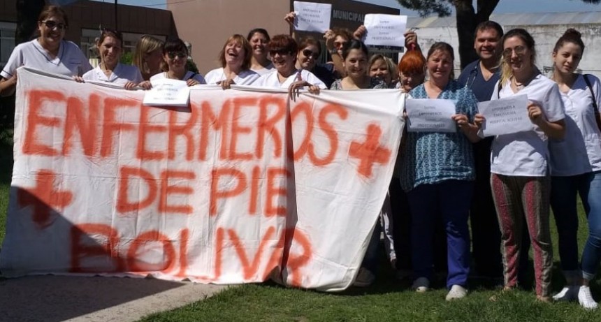 Enfermeros de Pie Bol&iacute;var en defensa del profesionalismo de la carrera