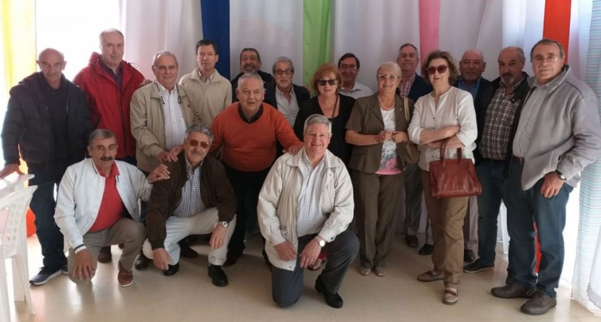 La promoci&oacute;n 68 del Colegio Cervantes se junto para celebrar los 50 a&ntilde;os desde su egreso