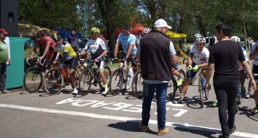 Ciclismo: Federico Vivas (SAT SAID Ciclismo) se quedo con el Gran Premio Ciudad de Bol&iacute;var