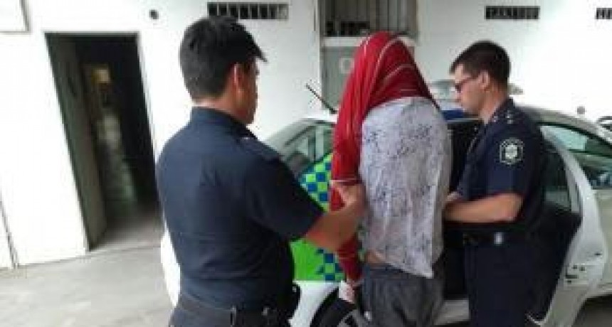 Aprehensiones por amenazas con arma de fuego y por el hurto de una camioneta