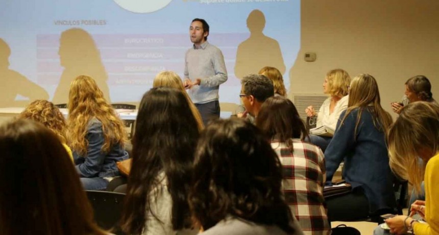 Se desarroll&oacute; la &uacute;ltima jornada de la capacitaci&oacute;n sobre consumos problem&aacute;ticos en el DIAT  