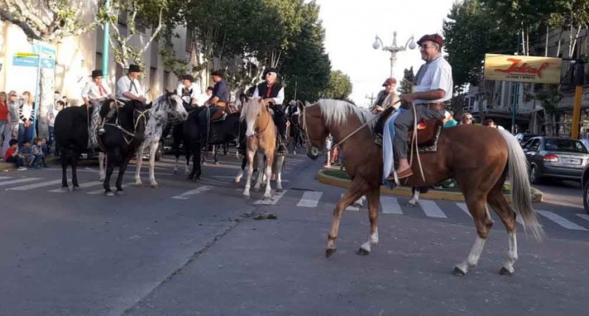 La Municipalidad junto a instituciones locales celebr&oacute; el D&iacute;a de la Tradici&oacute;n